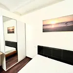 Close Park Gueell 2 דירה